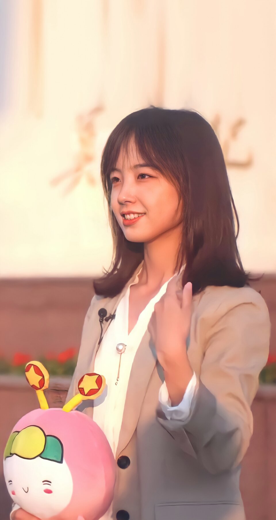  p>王冰冰,1990年出生于吉林省长春市,中国内地记者,主持人, span