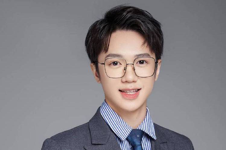  p>梁坚洛,出生于2000年,《 a target="_blank"