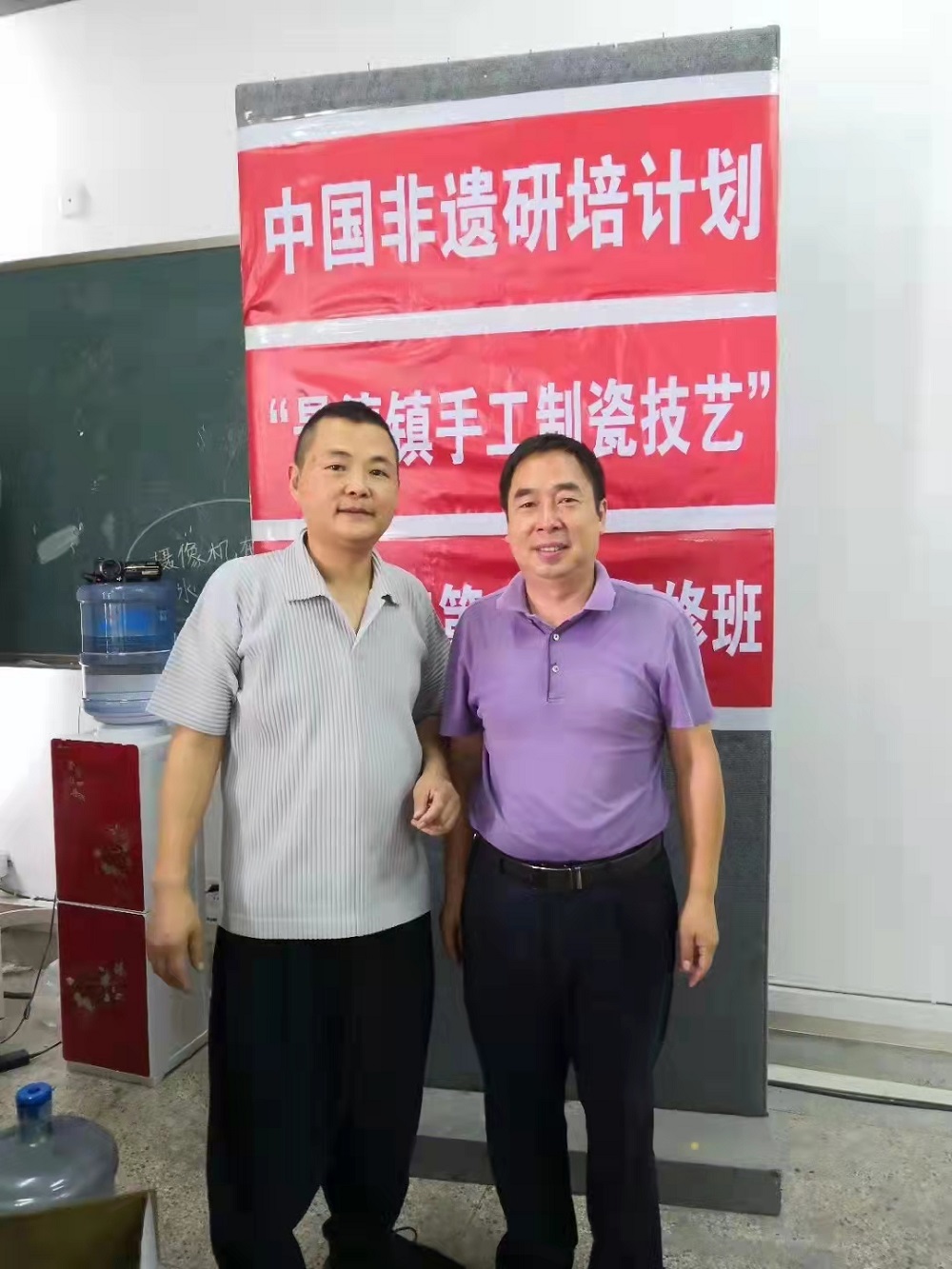  p>郭邦郅,男,字铺,汉族,1971年2月出生于江西 a target="_blank"