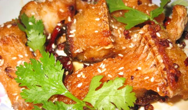  p>武汉糍粑鱼是一道菜品,属于 a href="#">鄂