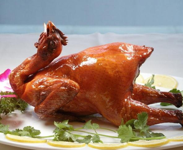  p>烤鸡(grilled chicken),是一道中餐菜肴.