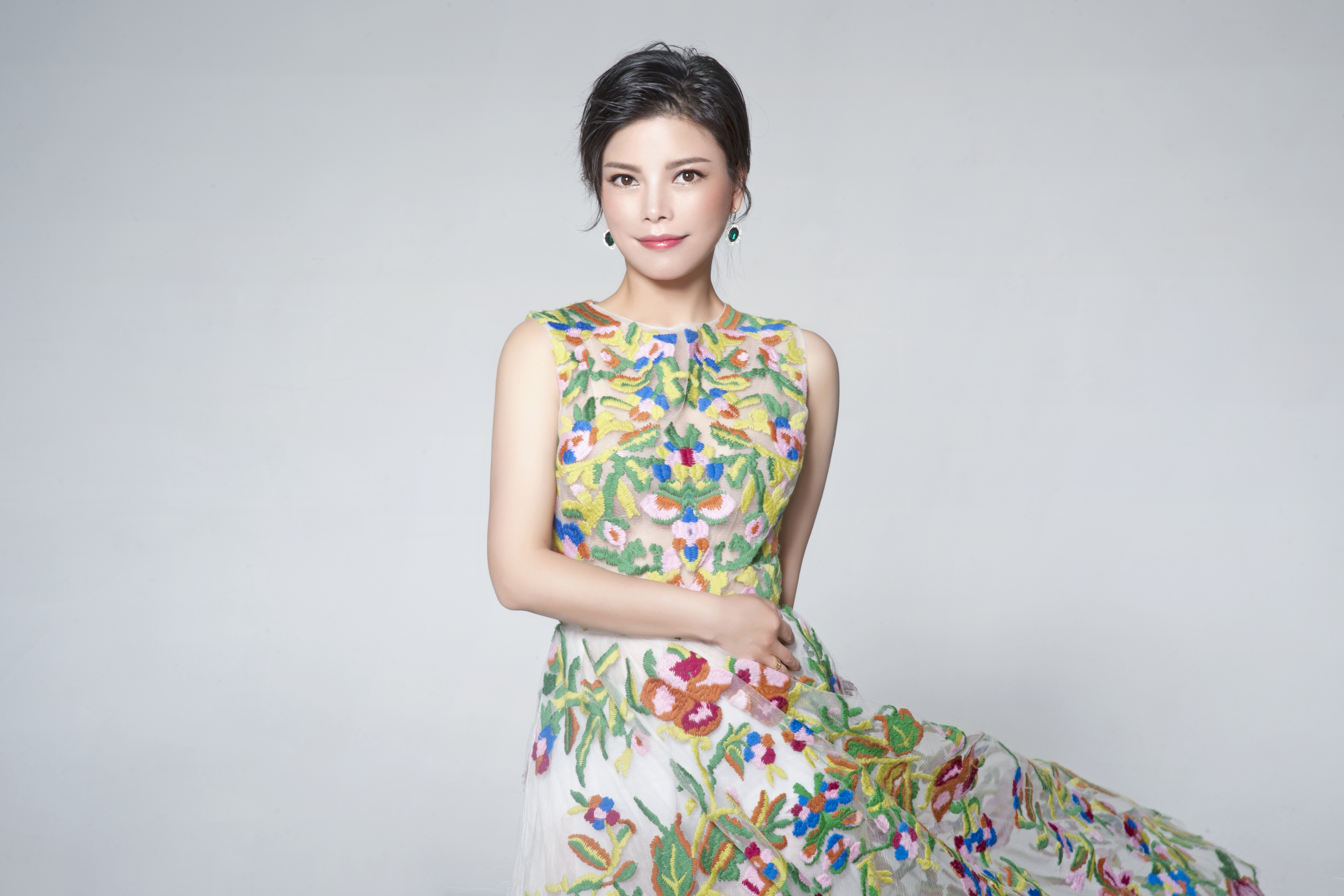 uw0p6">慕容晓晓,1981年10月27日出生于安徽省安庆市,中国内地女歌手