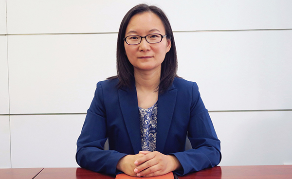  p>刘爱华,女,汉族,1972年12月生于新疆,公共政策硕士,高级统计师.