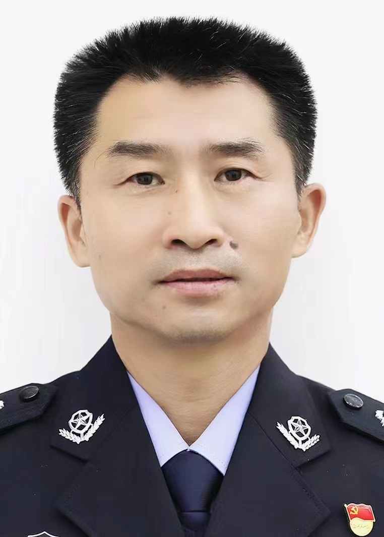 李卫东