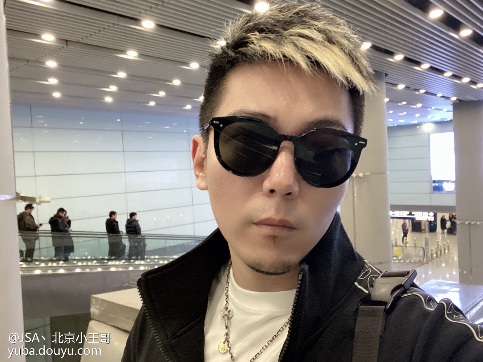  p>jsa丶北京小王哥,别名北京小王哥,北京人,斗鱼tv户外男主播. /p>