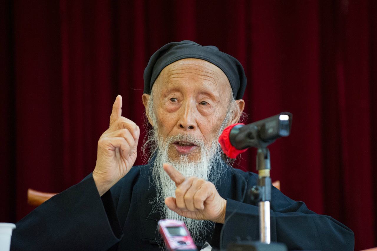 256岁的长寿老人李庆远，为什么一直被质疑？_百科TA说