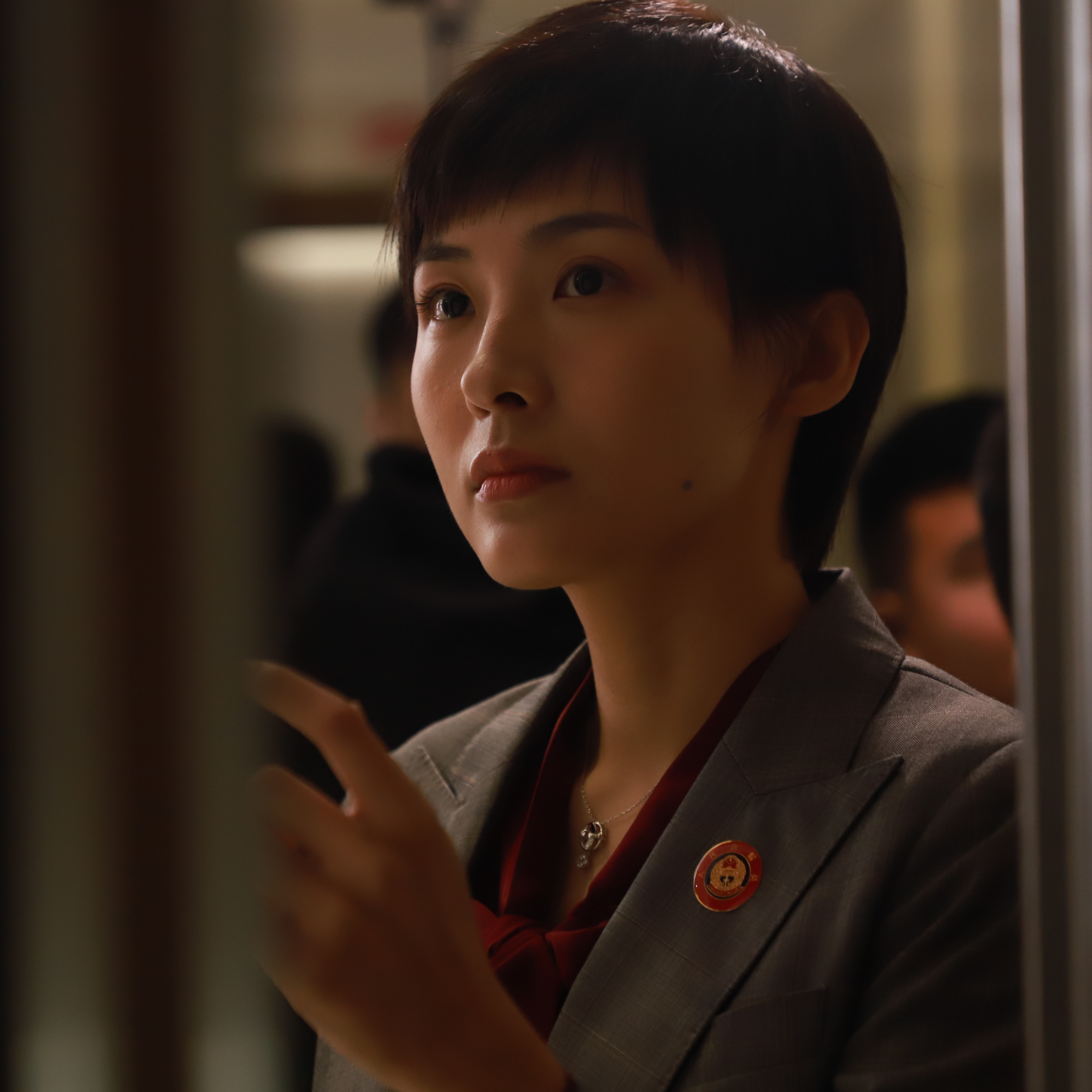《又见彩虹》是由 a target="_blank" href="/item/中央电视台电影
