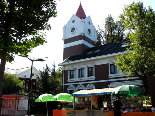  p>南山风情一条街,大连保留的日本风格一条街道.