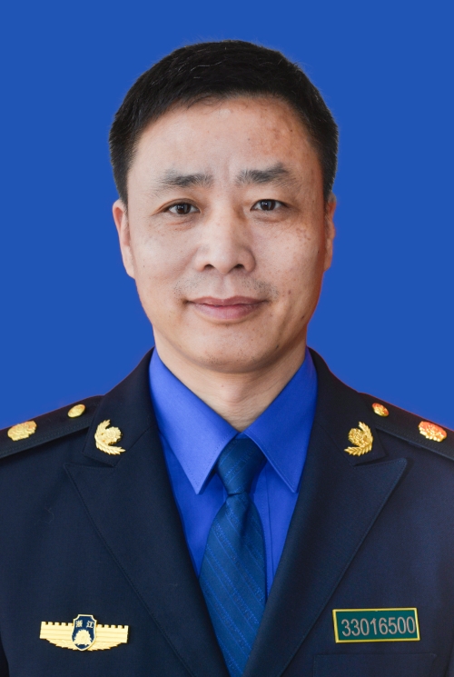 data-ctrid="siadrgd4tg6q">现任桐庐县城市管理局党委书记,局长,一级