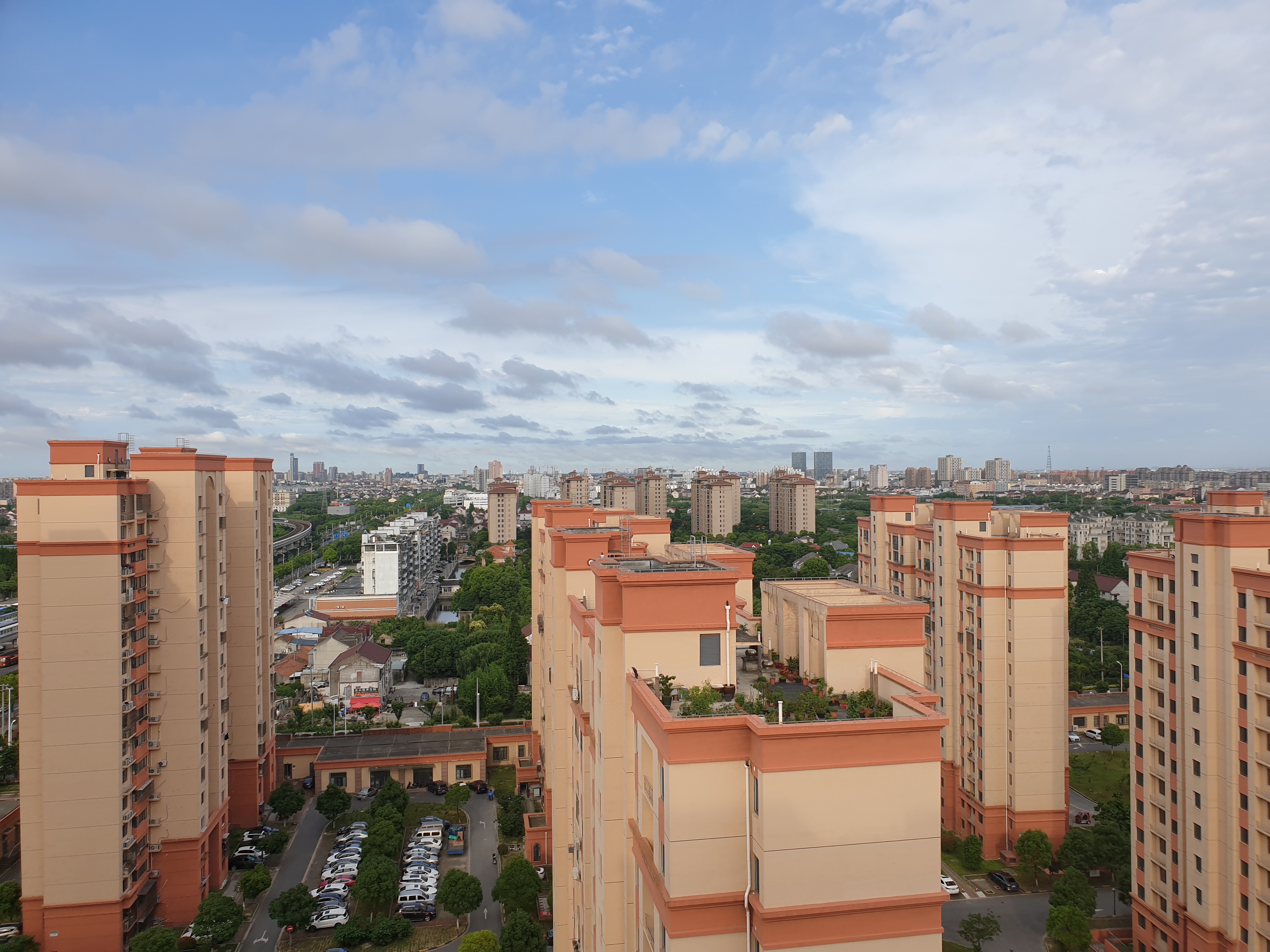 blank" href="/item/宣桥镇人民西路1955弄/5140078"