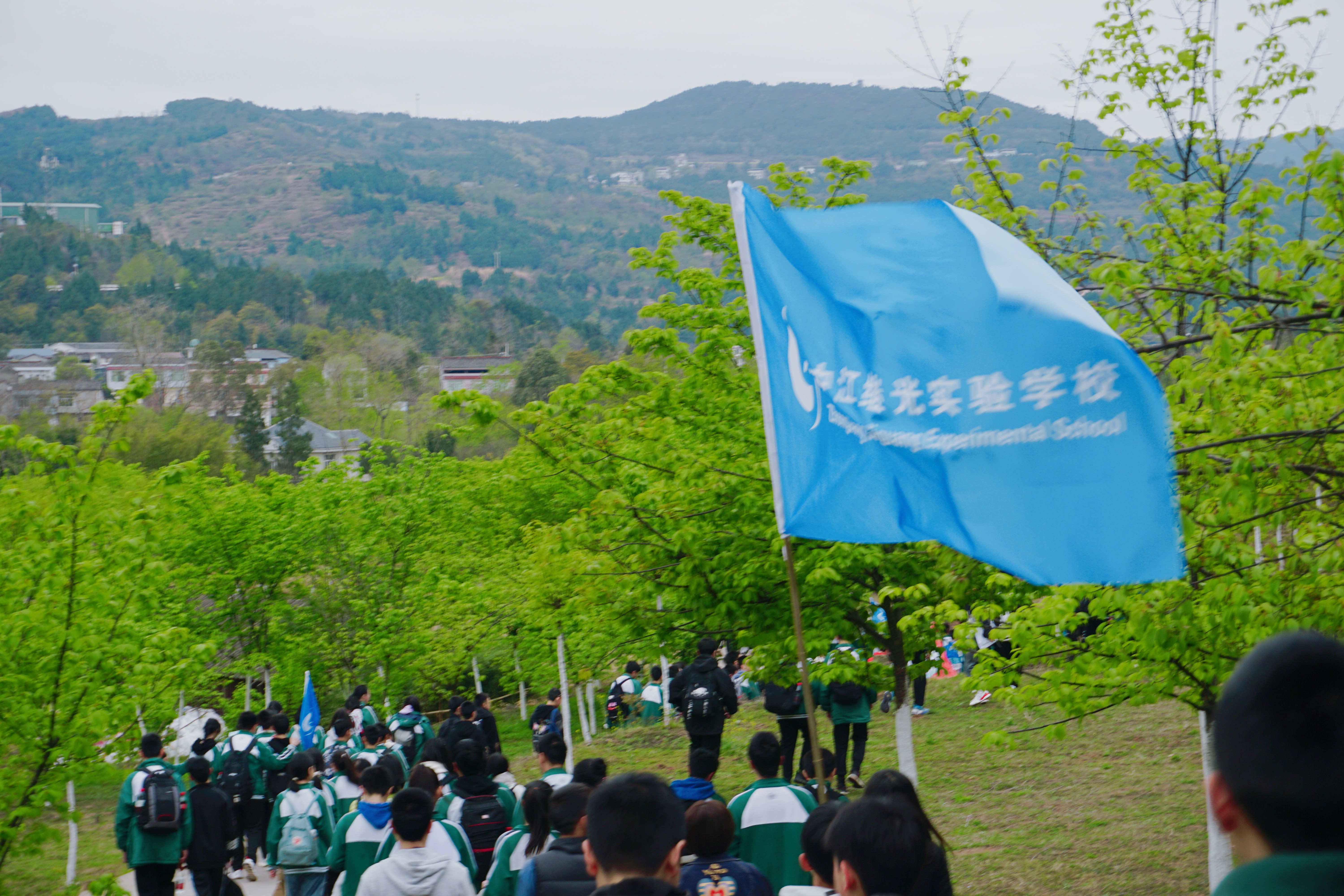  p data-id="gnbvfsi725">中江县继光实验学校创建于2004年,是经县