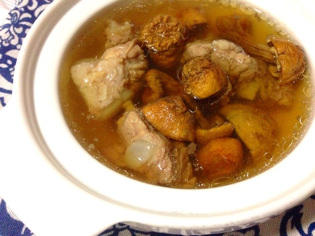 快手姬松茸猪骨汤