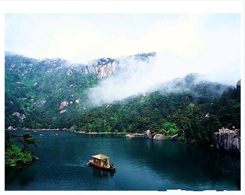  p>天柱深山景区流水汇流过宋家板桥后,称九井河,全长约6公里,海拔悬