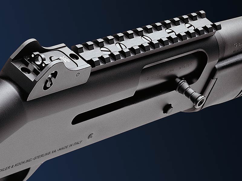 一般手枪瞄准具多半是固定式,步枪则多见于准星上. /p>