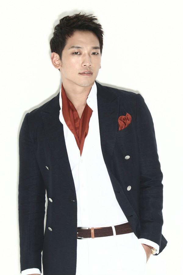  p>郑智薰(rain),1982年6月25日出生于韩国首尔,韩国流行男歌手,演员