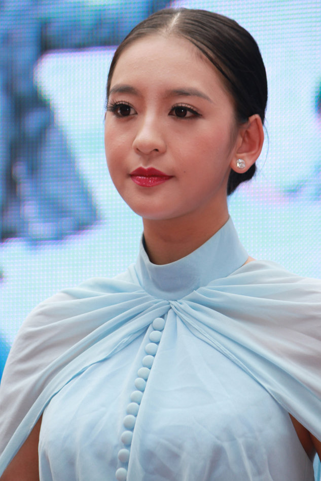  p>曹阳,1993年12月2日出生于湖北省荆州市,毕业于青岛大学,中国内地