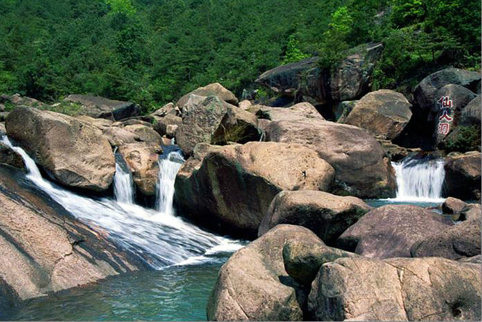  p>仙人洞距 a target="_blank" href="/item/抚松县/5210058" data