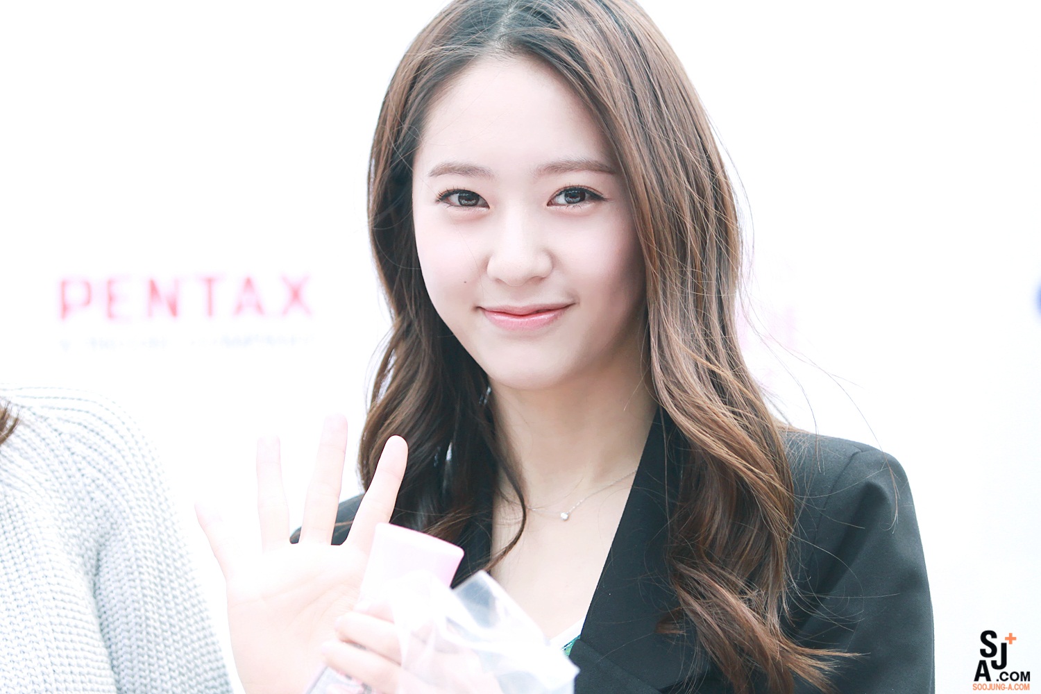 1994年10月24日出生于美国加利福尼亚州旧金山,拥有韩国与美国双重