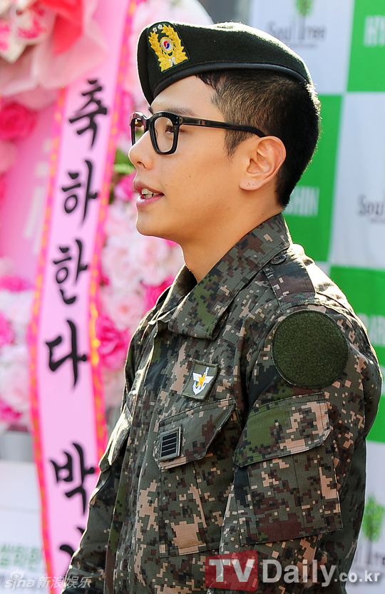  p>朴孝信(park hyo shin),韩国著名男歌手.