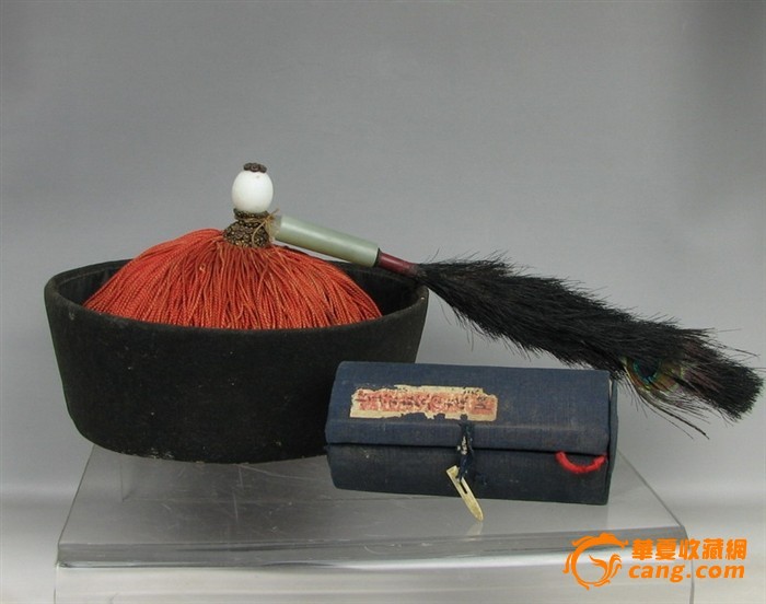 各级官员还分" a target="_blank" href="/item/顶戴花翎/1057569"