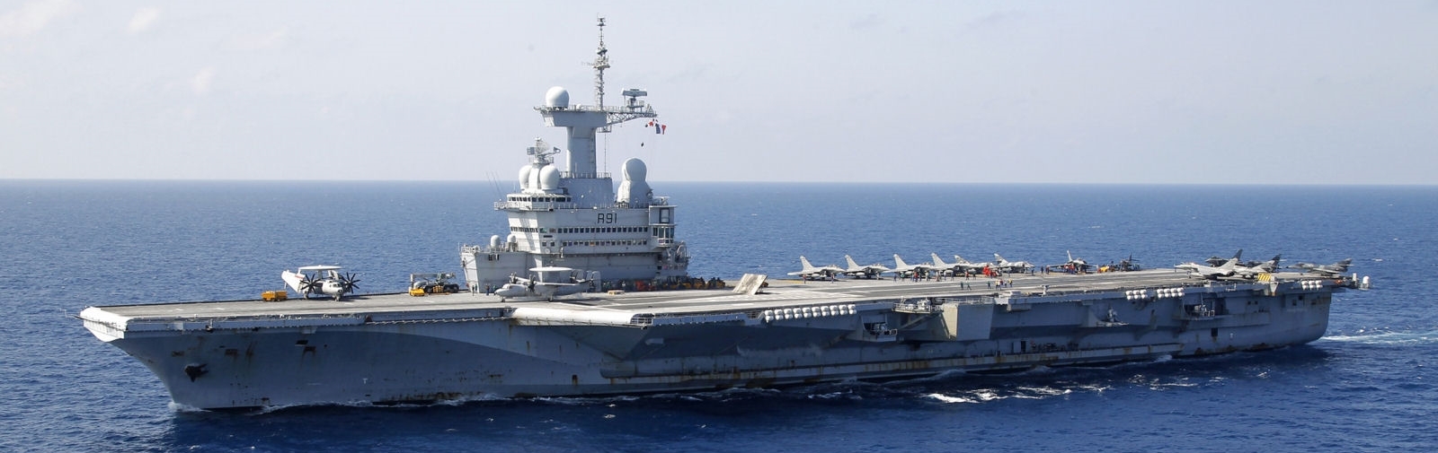 fran  ais charles de gaulle,舷号:r91),是法国第一艘核动力 a