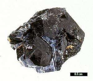  p>锂电气石(elbaite)一种成分接近钠锂的电气石,故也称"钠锂电气石".