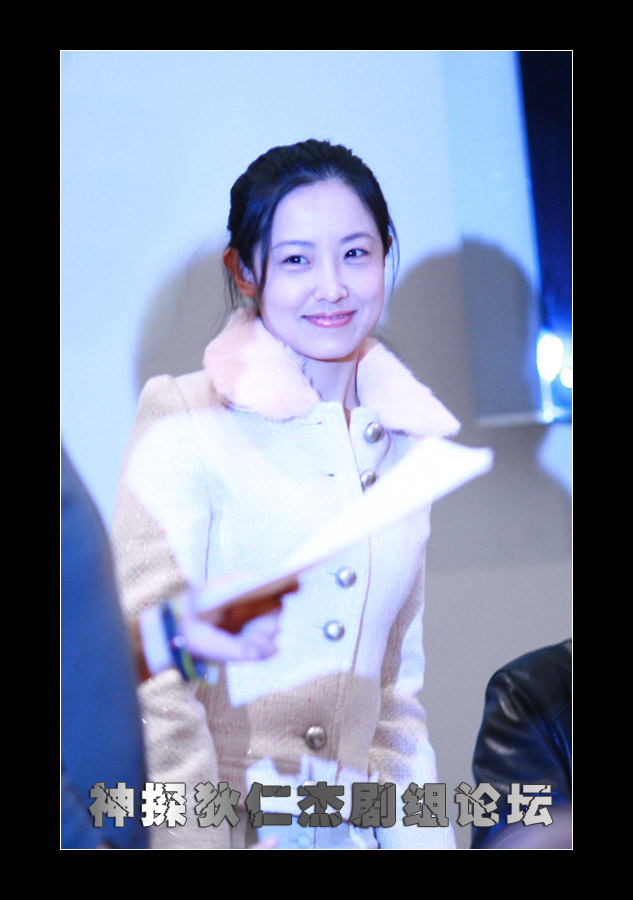  p>姜昕言( i>原名姜建慧 /i>),1975年12月30日出生于黑龙江省哈尔滨