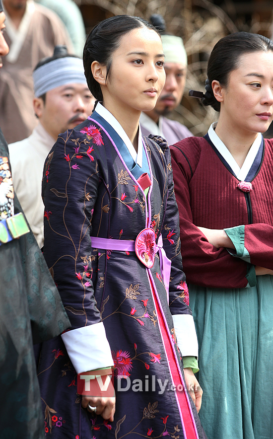  p>《济众院》是 a href="#">韩国sbs电视台 /a>于2010年1月4日播出的