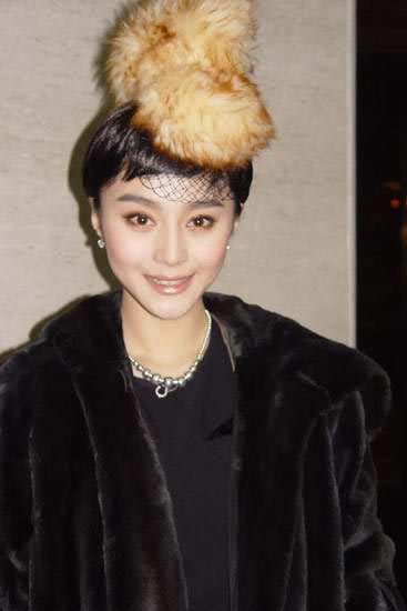  p>赫本头,又名赫本 a href="#" data-lemmaid="7950748">发型 /a>