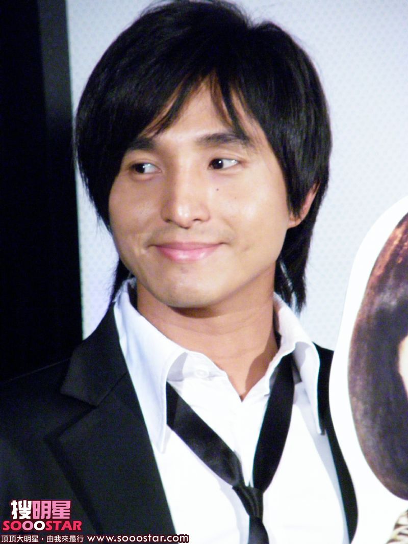  p>王少伟(sam wang),原名王绍伟,1976年12月18日出生于台湾省,中国