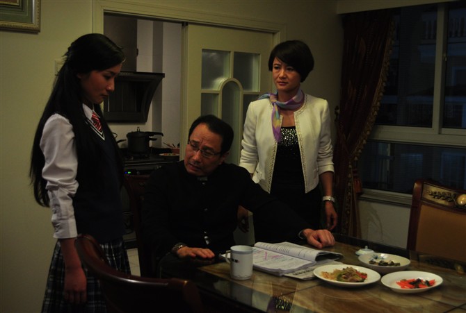  p data-id="gnvh4n3g4v">宣嘉怡,影视演员,毕业于湖北省艺术学院表演