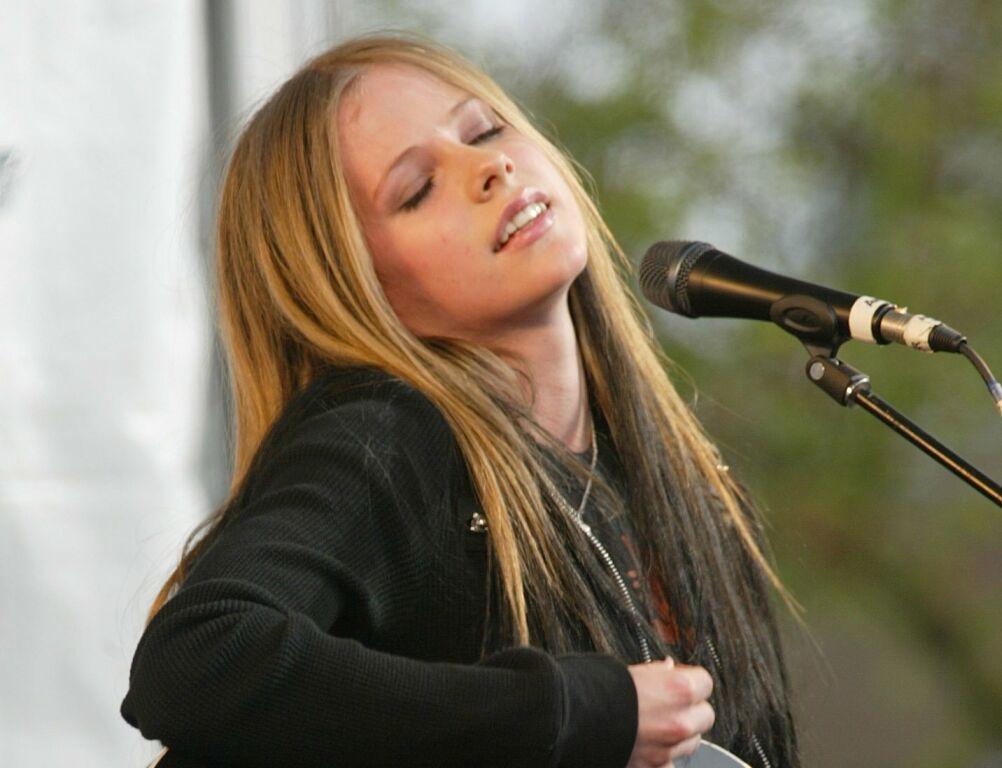 lavigne,1984年9月27日—), a href="#">加拿大 /a>著名流行摇滚歌手