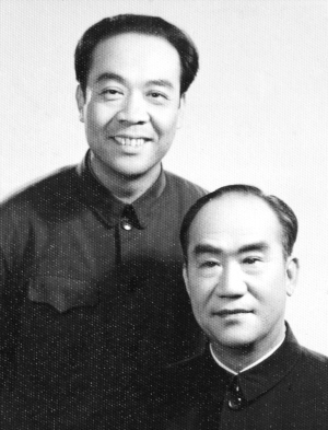  p data-id="gnzscp7f1c">刘文亨(1937—2001),男,相声演员,生于天津.