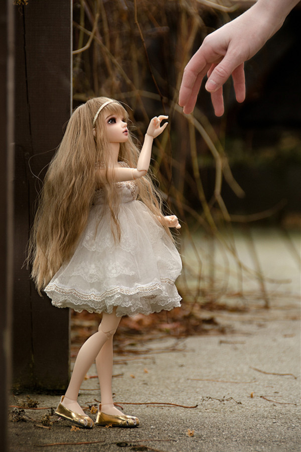  p>bjd是ball-jointed doll的英文缩写, 中文就是"球型关节人偶".