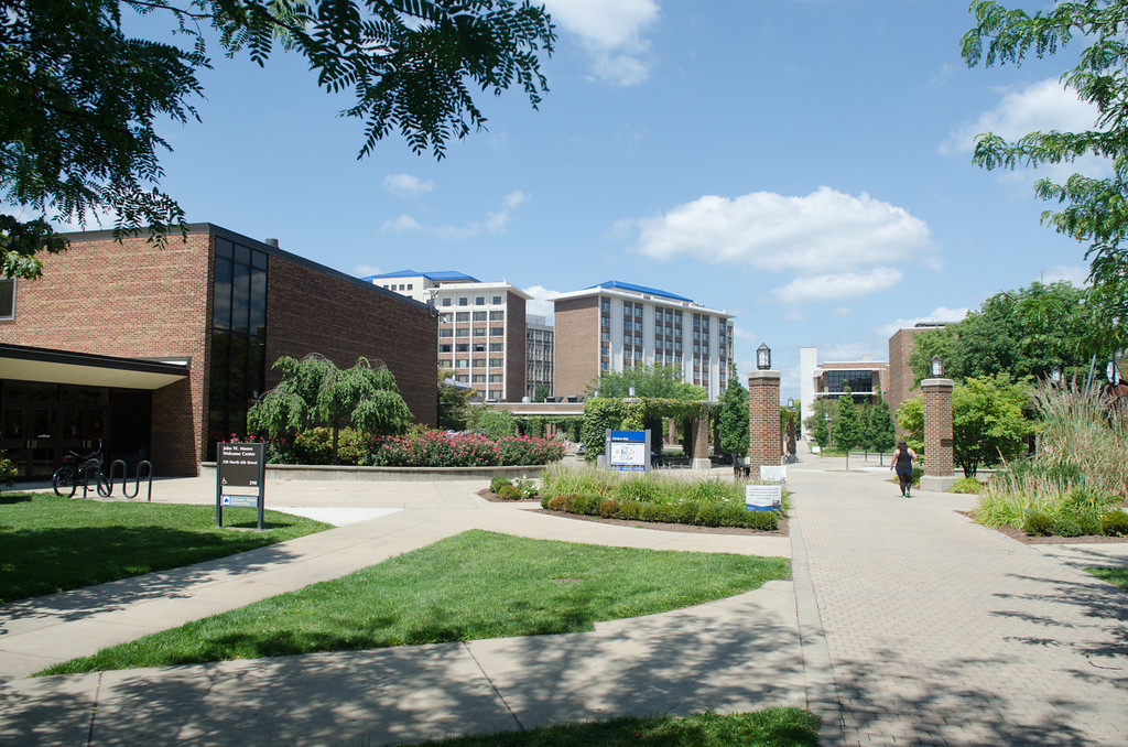 印第安纳州立大学