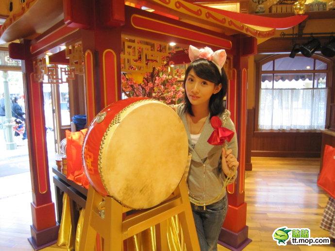 翎》是由张大鹏执导, a href="#" data-lemmaid="924831">释小龙 /a>