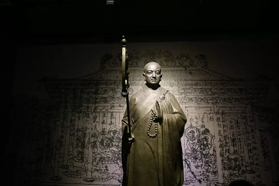  p>巴米扬大佛,英文名(buddhas of bamiyan)位于 a target="_blank"