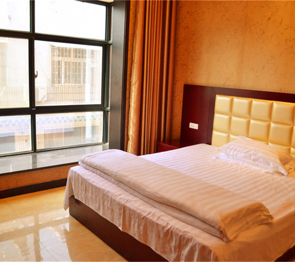  p>洛阳偃师宾馆位于偃师商都中路,酒店豪华气派,环境优雅,集商务