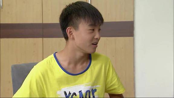 李浩华,是都市励志情感生活剧《 a target="_blank" href="/item/夜市