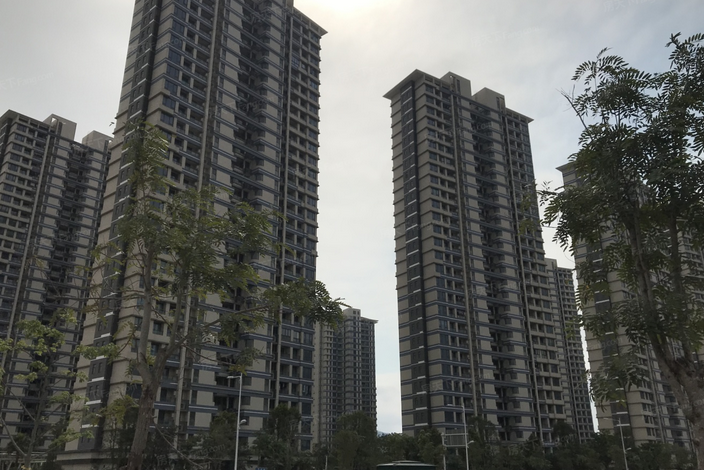  p>中海名钻花园位于珠海市香洲区横琴,共计房屋200户. /p>