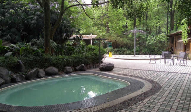  p data-id="gnfay0bzdg">峨眉天颐度假胜地位于峨嵋山前,1500亩峨秀