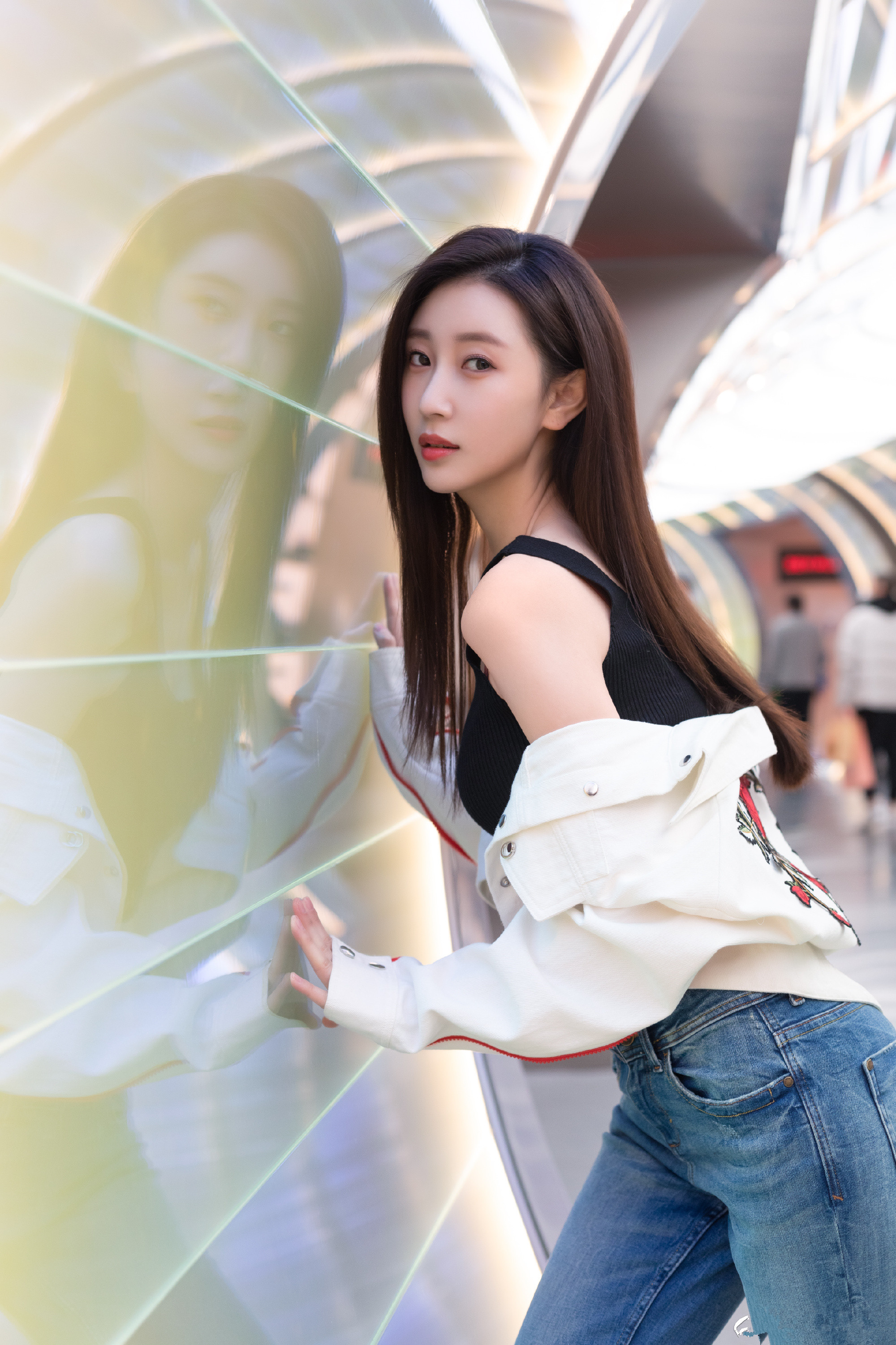 >楚月(原名陈楚月),1992年2月11日出生于安徽省淮南市,中国内地女演员