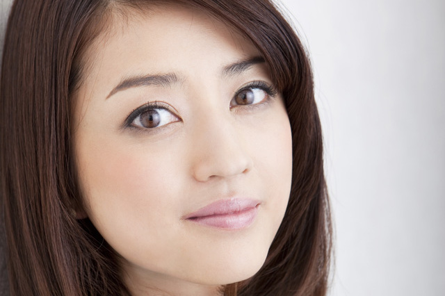  p>小泽真珠,1977年1月3日出生于大阪府吹田市,日本女演员,一代玉女