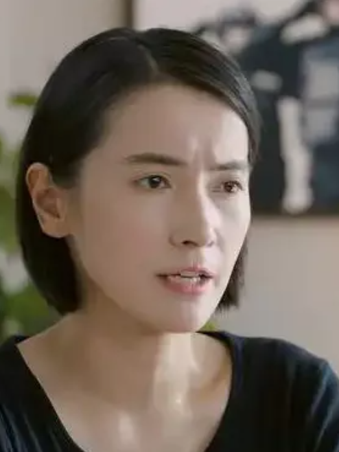  p>罗英玮,是2019年都市刑侦剧《冷案》中的角色,由李媛饰演. /p>