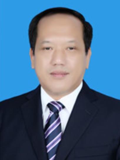  p>瞿建新,男,汉族,罗田县人,1965年9月出生,1984年7月参加工作,1994