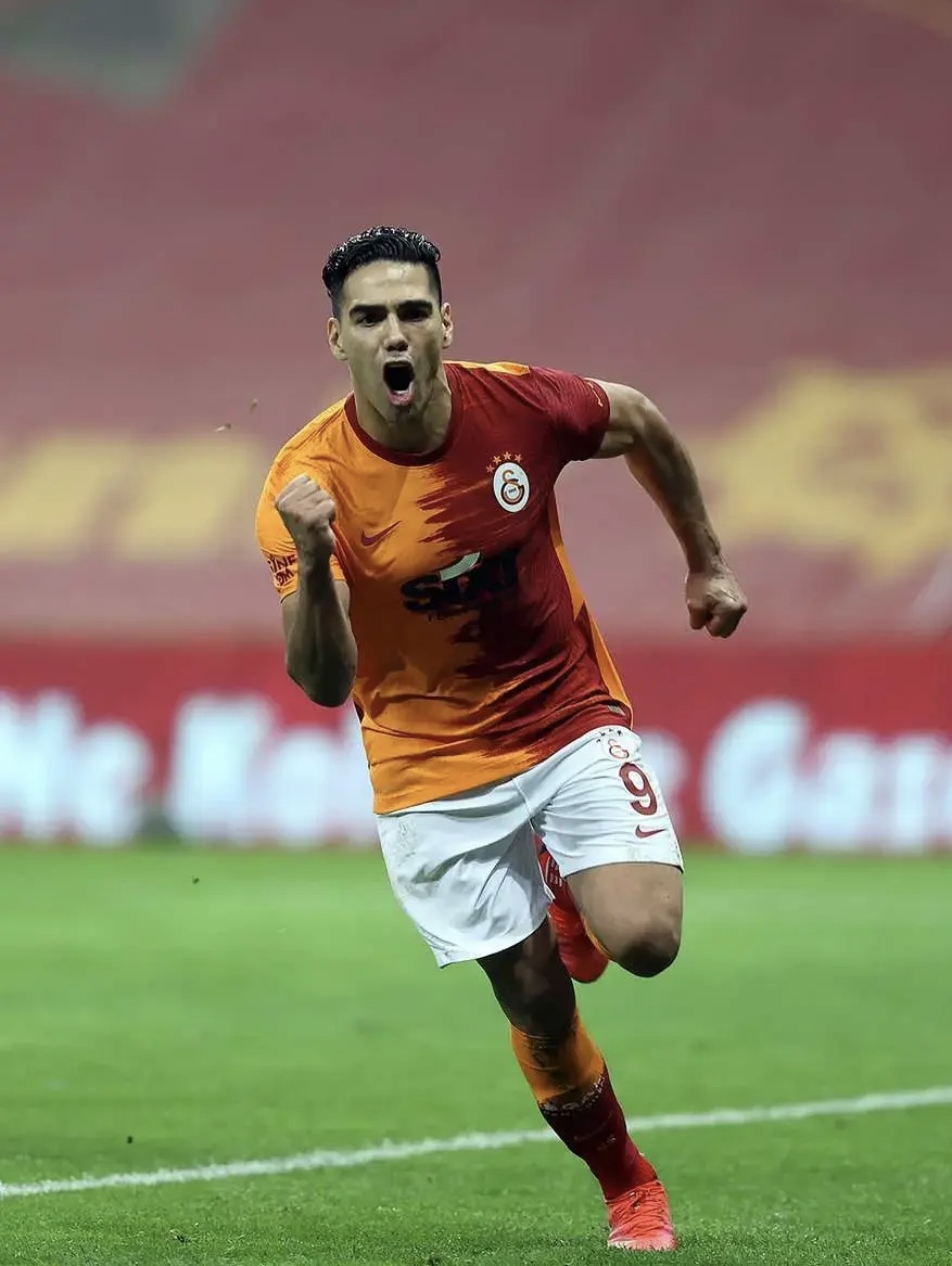  p>法尔考(falcao),全名拉达梅尔·法尔考·加西亚·萨拉特(radamel