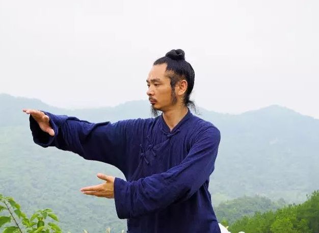  p>太和拳,全称武当太和拳,发源于湖北省十堰市武当山,为武当山道教