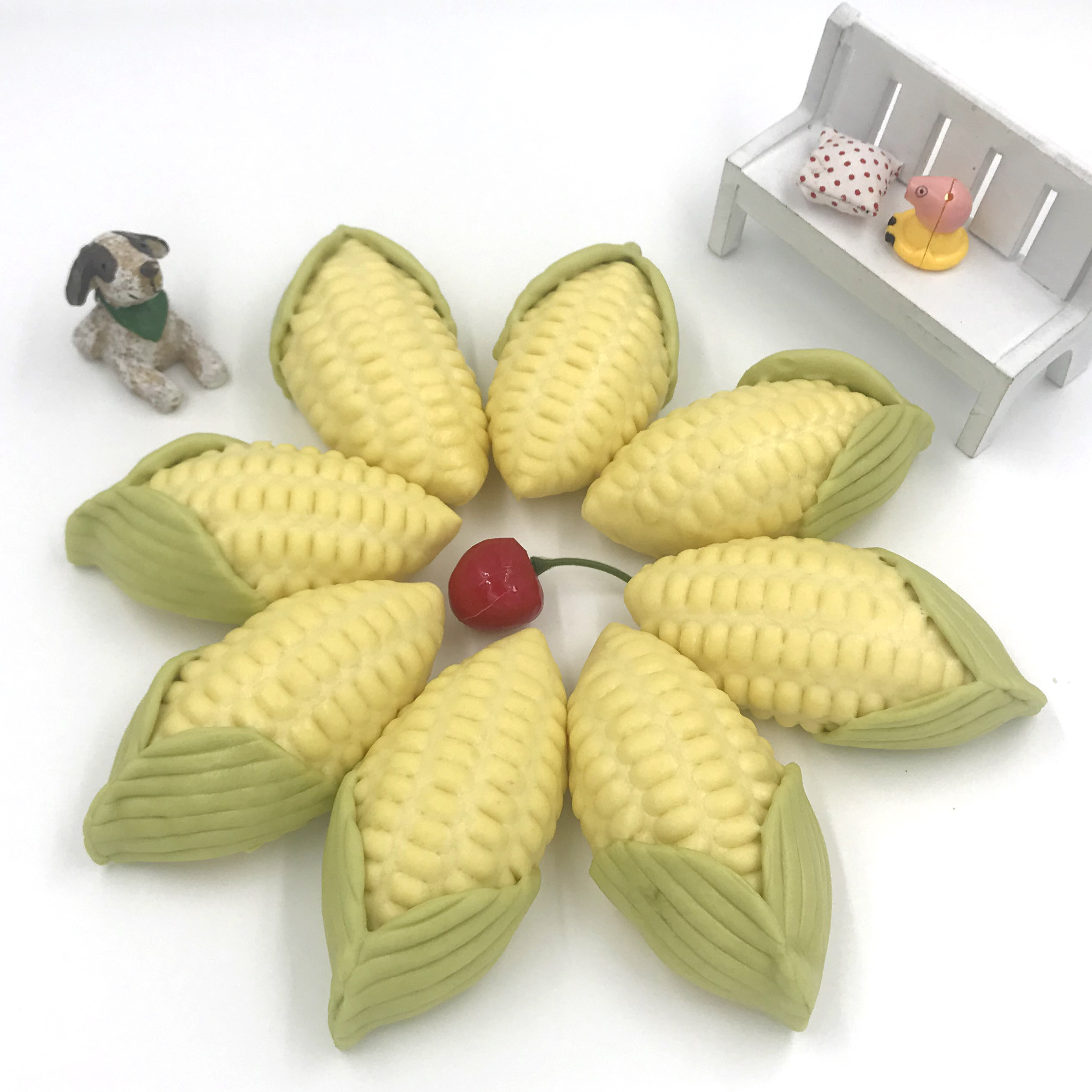  p>翠绿玉米是用澄面, a target="_blank" href="/item/糯米粉