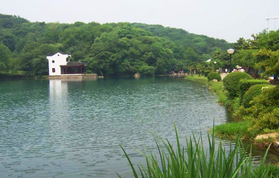 登月湖风景区