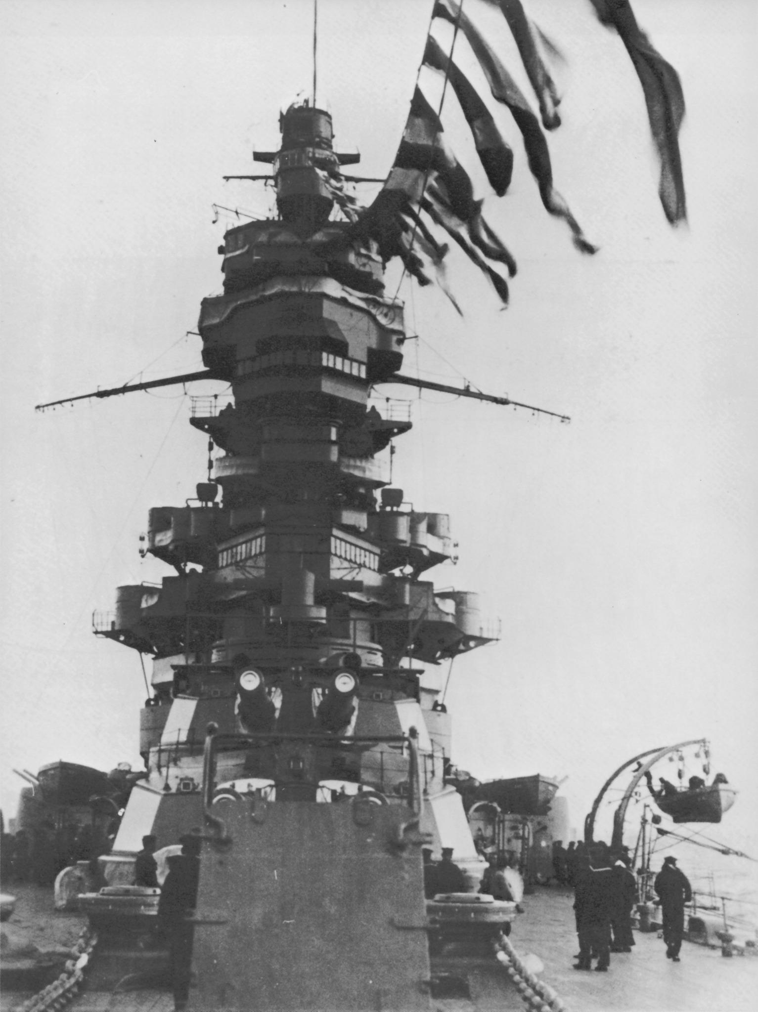  p> b>日向号 /b>(日本语: b>ひゅうが /b>) b>战列舰 /b>,二战时期